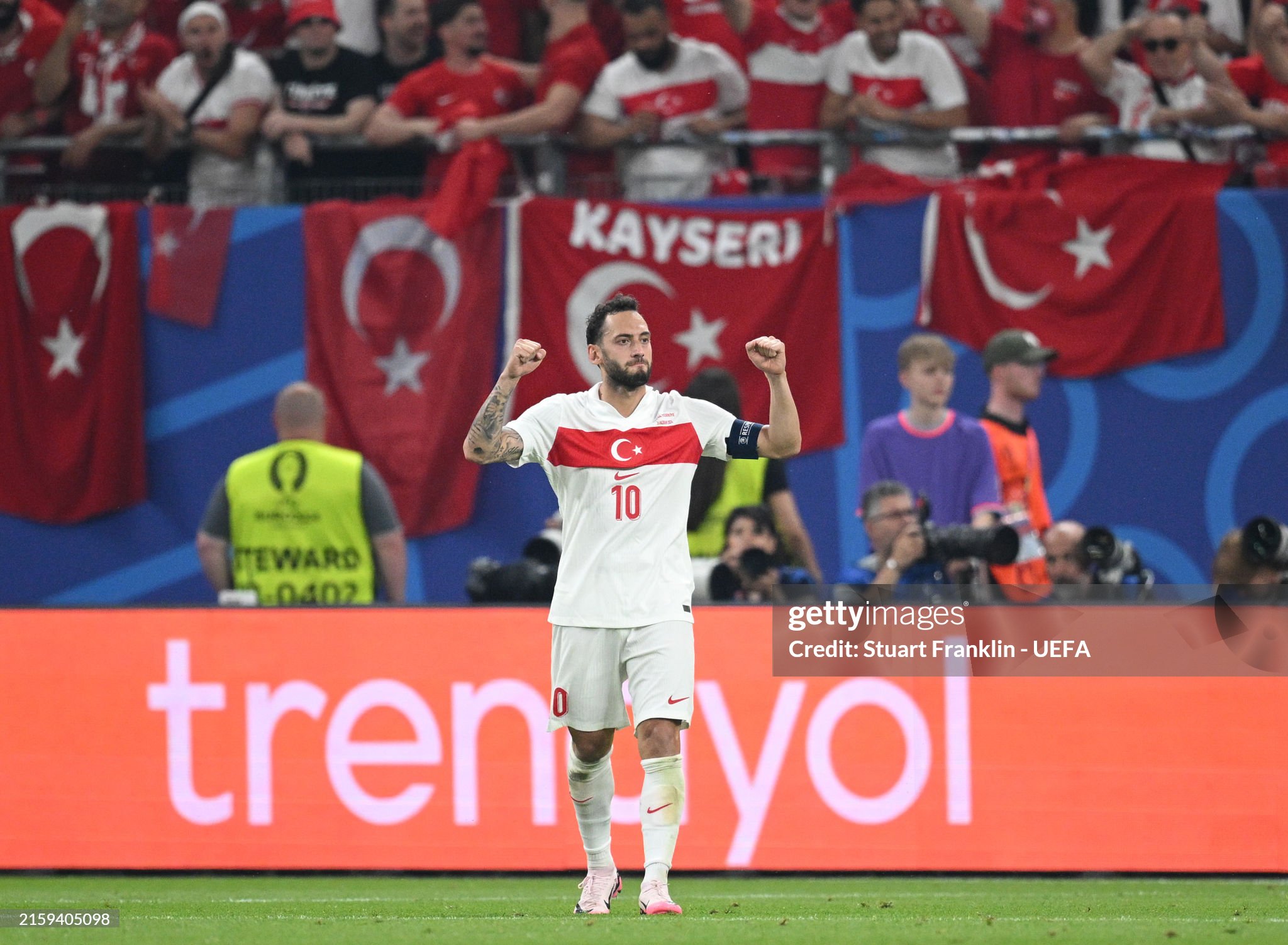 Chalhanoglu "Bayer" bilan o‘yin haqida: "Bu stadionga qaytishimdan xursandman"