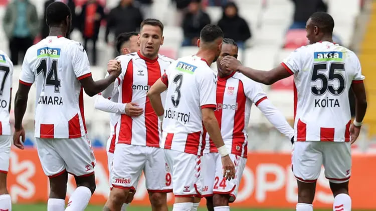 Turkiya chempionati. «Sivasspor» «Xatayspor» ustidan kambek qildi. Aziz Turg‘unboyev zaxiradan maydonga tushib, ikkita assist berdi (video)