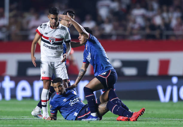 Libertadores kubogida hushini yo‘qotgan "Nasyonal" futbolchisi og‘ir ahvolda